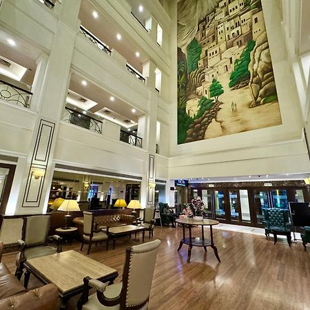 Ramada By Wyndham Jalandhar City Center Екстериор снимка