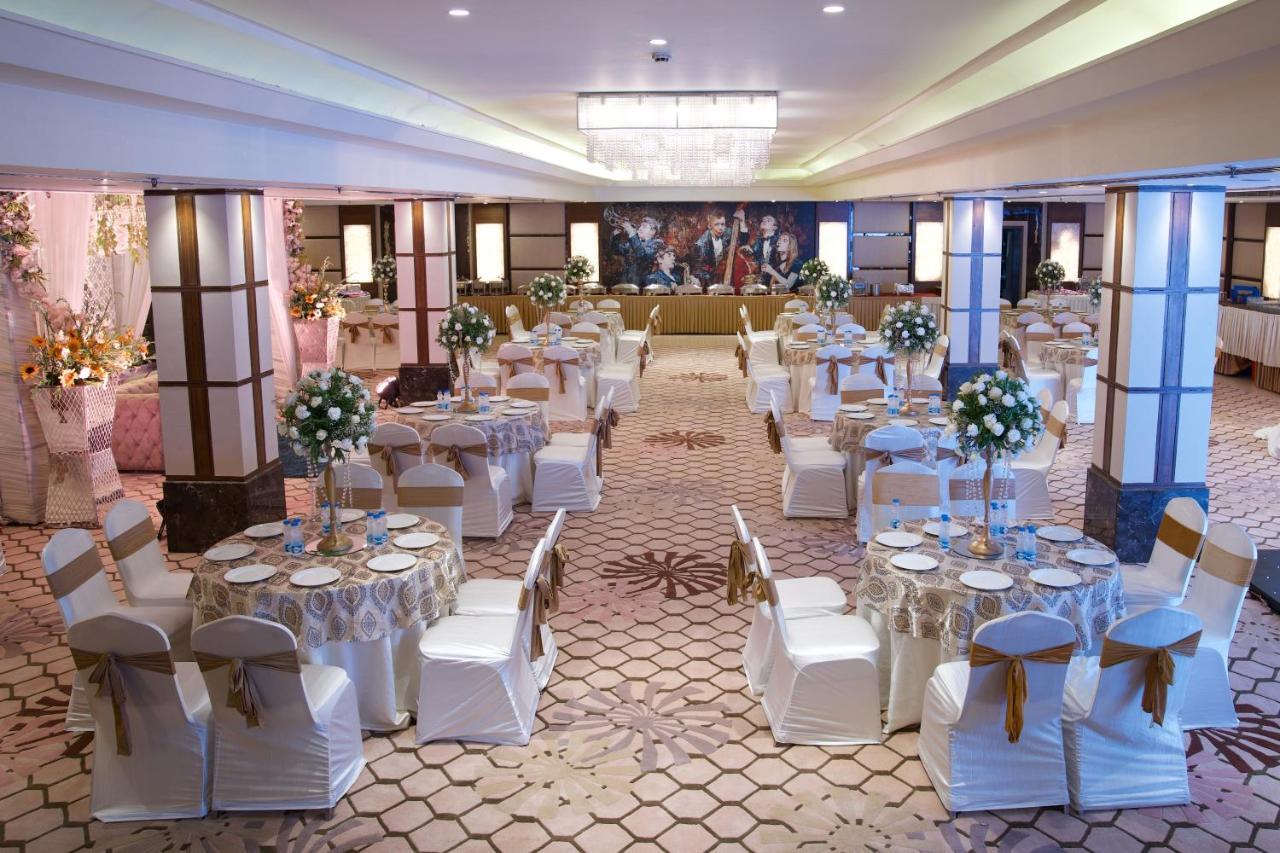 Ramada By Wyndham Jalandhar City Center Екстериор снимка