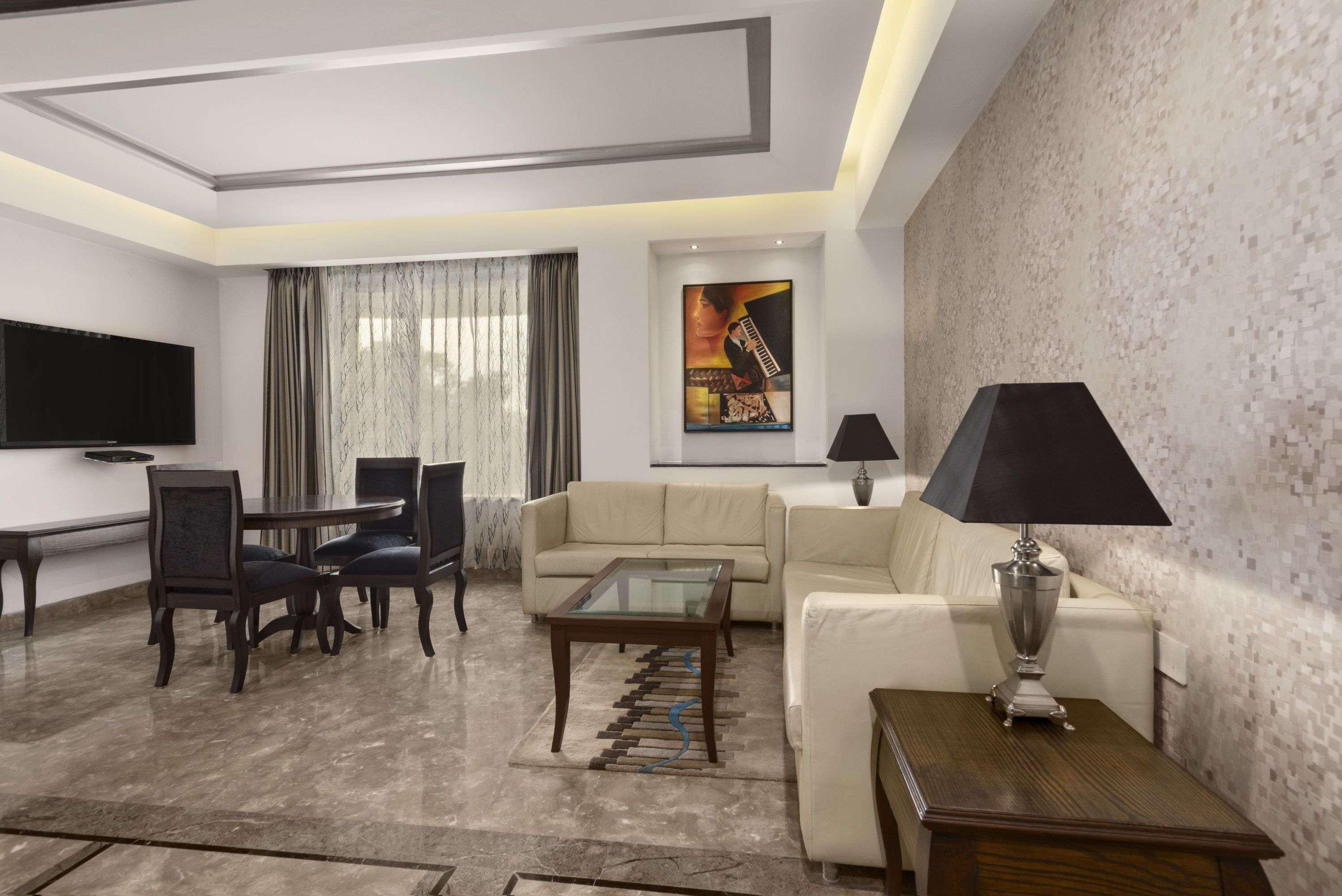 Ramada By Wyndham Jalandhar City Center Екстериор снимка