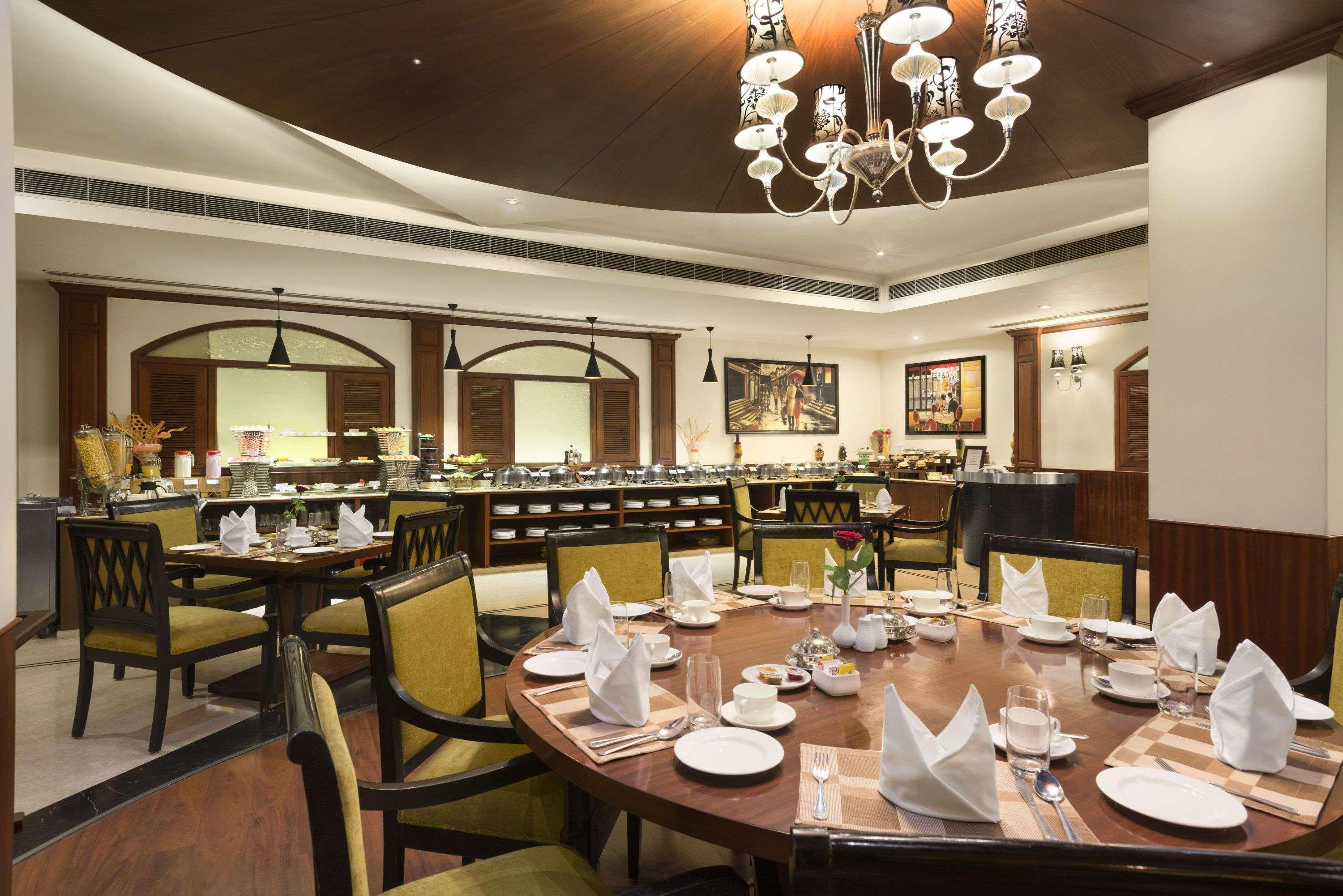 Ramada By Wyndham Jalandhar City Center Екстериор снимка