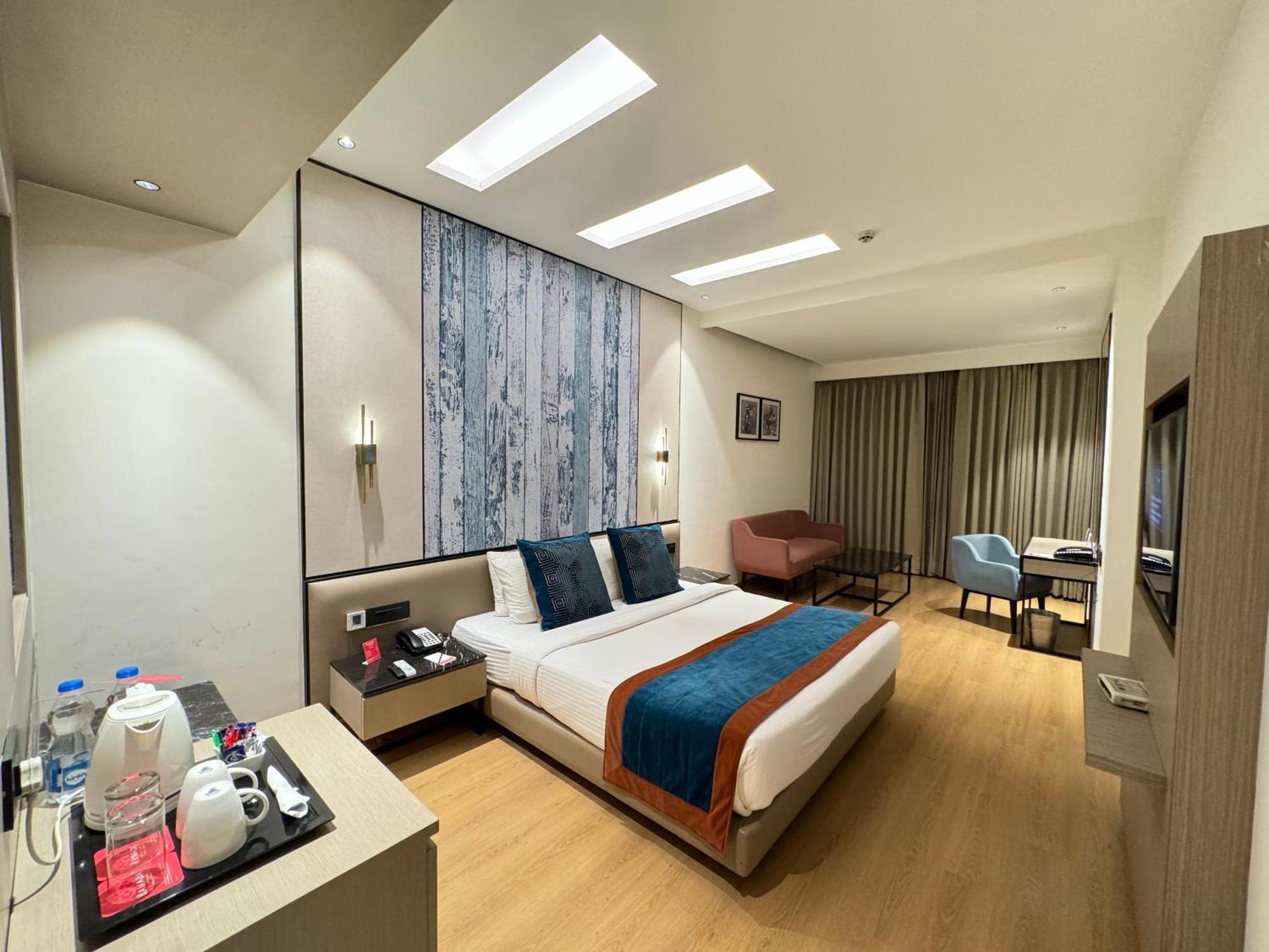 Ramada By Wyndham Jalandhar City Center Екстериор снимка