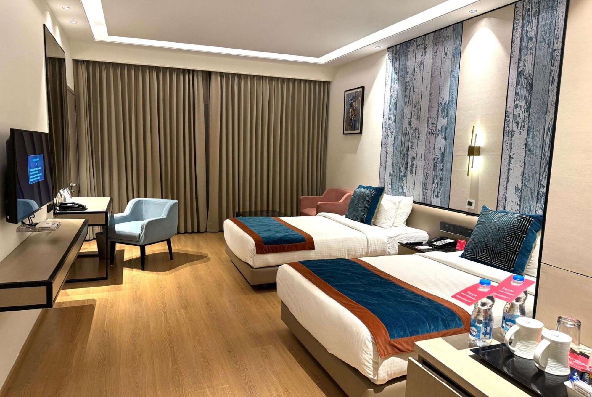 Ramada By Wyndham Jalandhar City Center Екстериор снимка