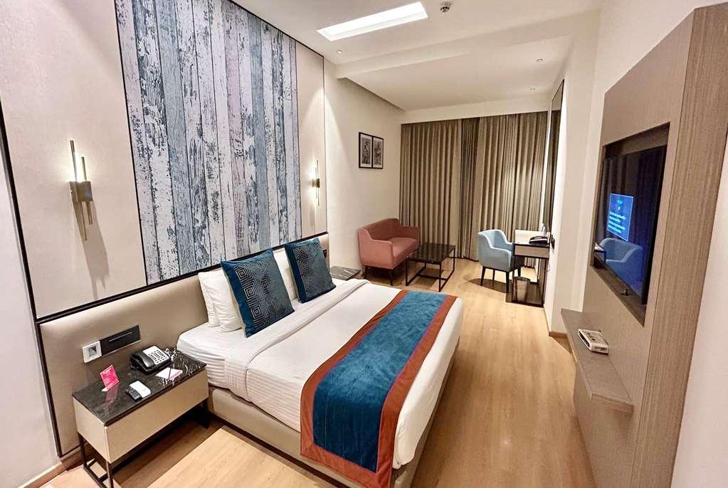Ramada By Wyndham Jalandhar City Center Стая снимка